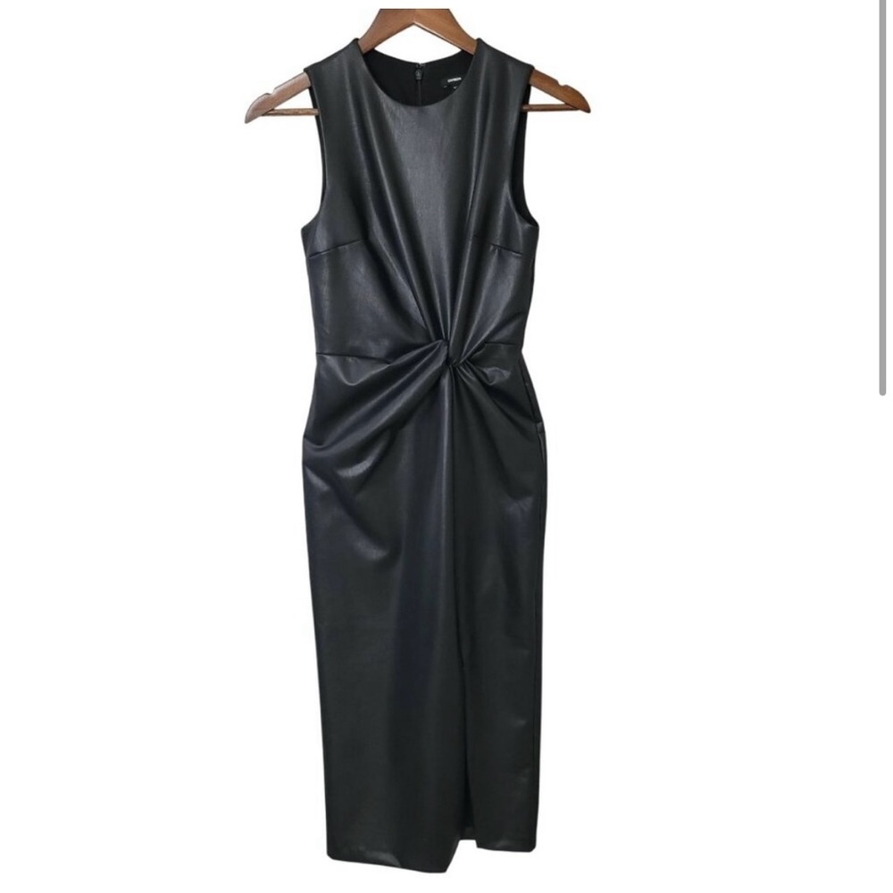 Express faux leather knot midi dress
NEW WITH TAGS - NEVER WORN
XS